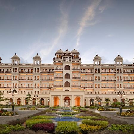 Uday Palace Navsari, A Member Of Radisson Individuals Zewnętrze zdjęcie