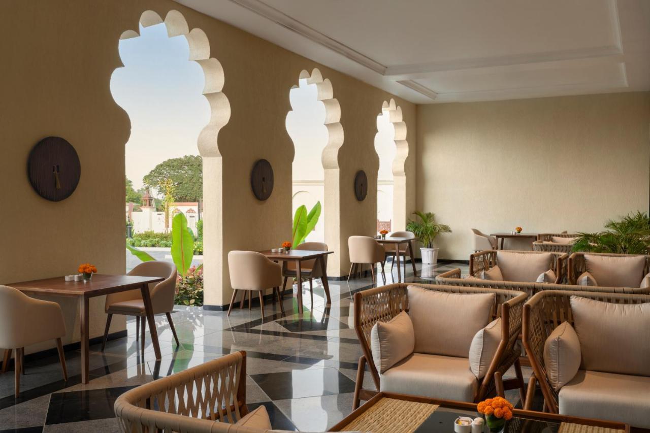 Uday Palace Navsari, A Member Of Radisson Individuals Zewnętrze zdjęcie
