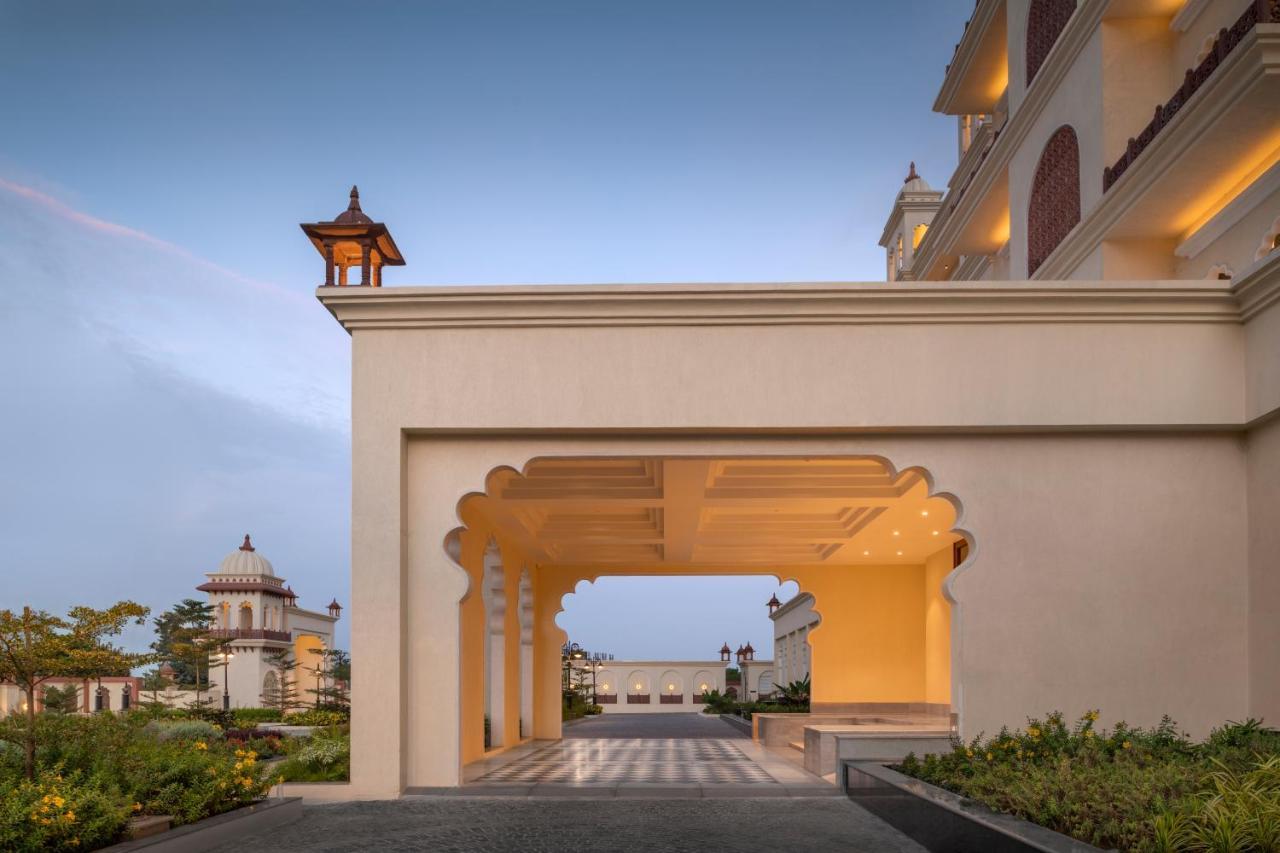 Uday Palace Navsari, A Member Of Radisson Individuals Zewnętrze zdjęcie